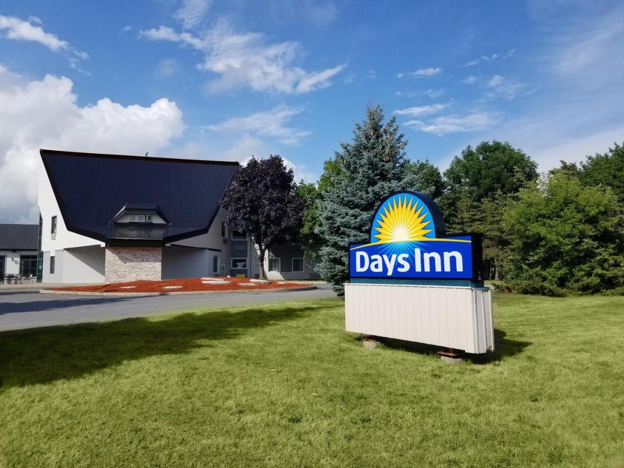 Days Inn By Wyndham Kingston Dış mekan fotoğraf