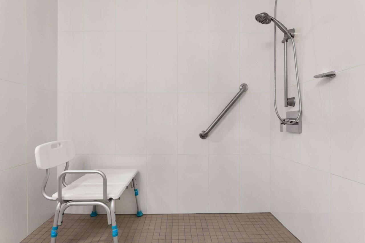 Days Inn By Wyndham Kingston Dış mekan fotoğraf